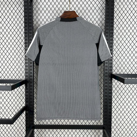 Real Madrid 2002/03 Goalkeeper Retro Jersey Go Jersey