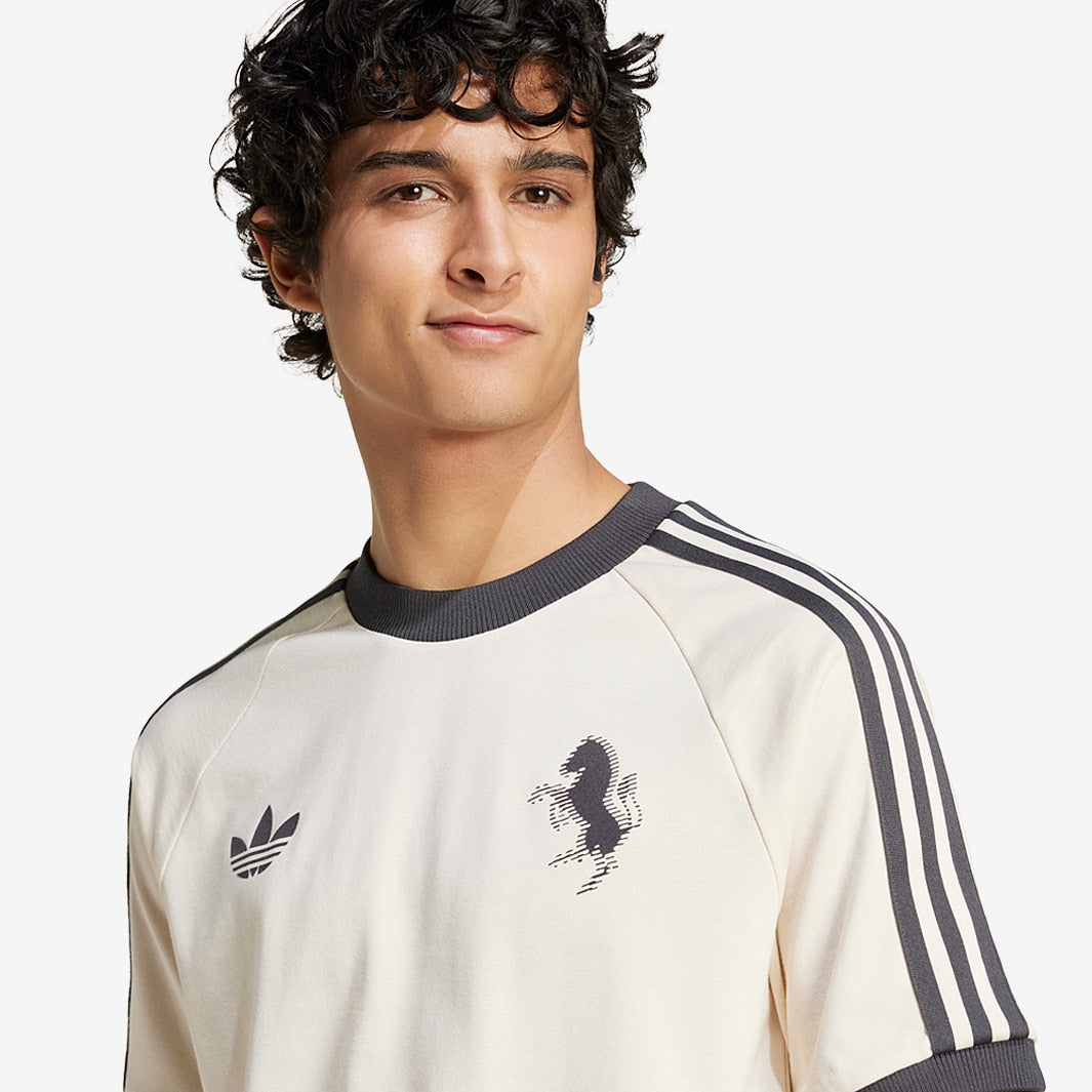 Jersey Casual Juventus FC 3 Stripes Go Jersey